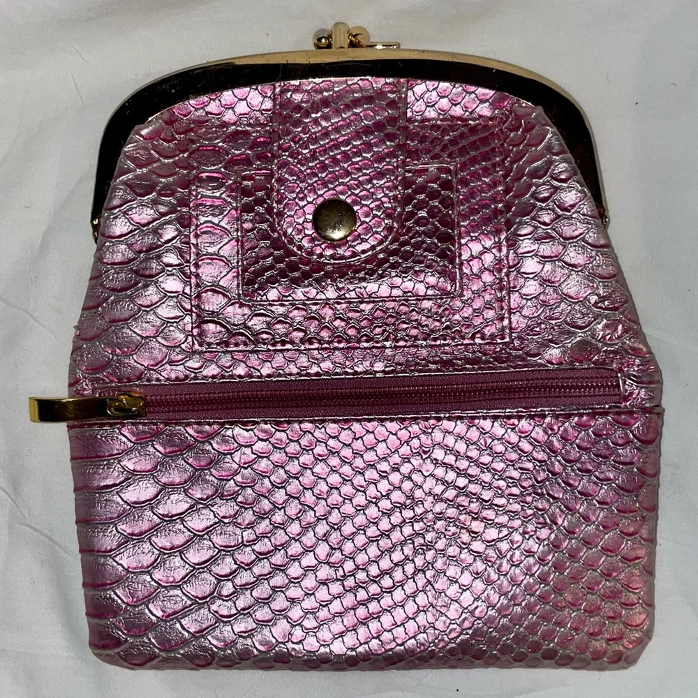Deux Lux Pink Metallic Fold Over Clutch With Snap Closure.. New - Picture 4 of 15